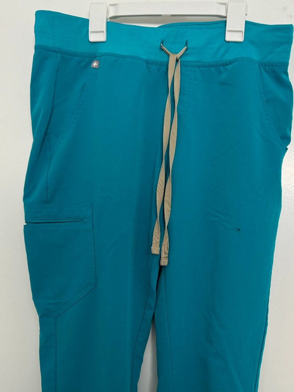 FIGS scrub pants - M/petite